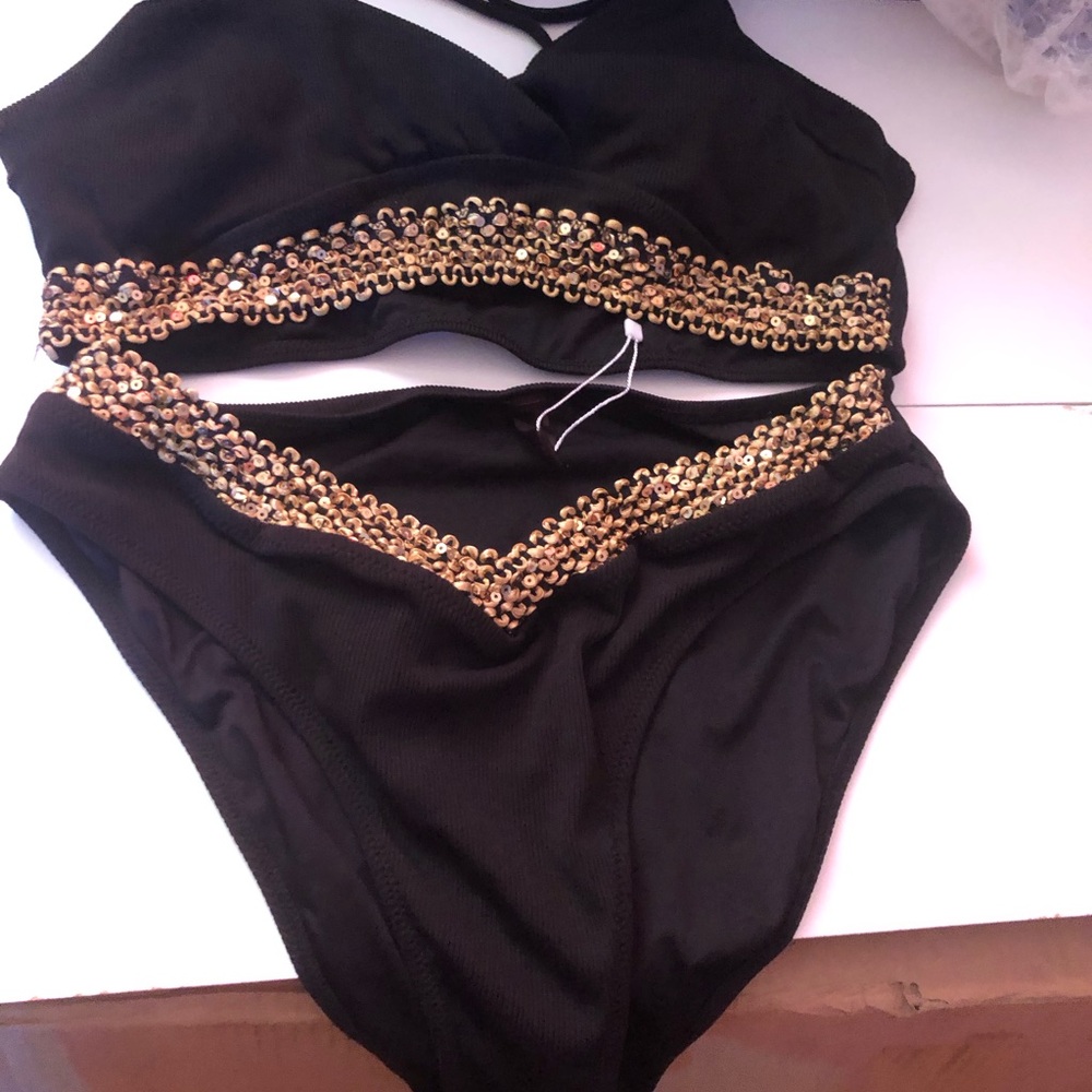 Black Two-Piece Bikini with Gold Sequin Trimcawimsuir